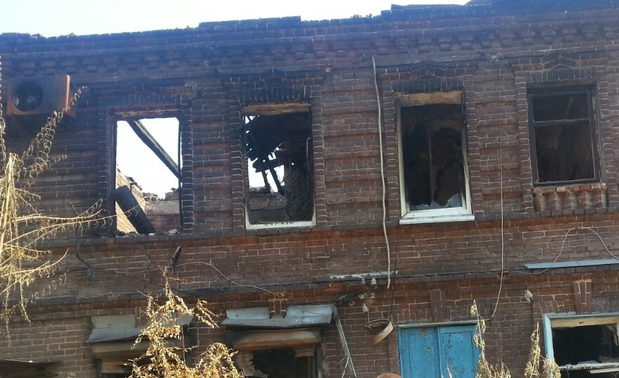 Дома, в которых жили погорельцы, огонь уничтожил практически полностью. Фото предоставлено Царьграду Анной Антошиной