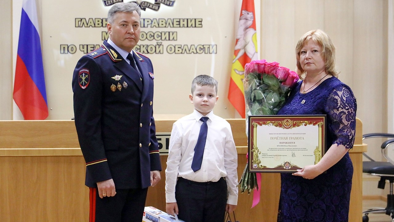 В Челябинской области женщина на сутки застряла в покрышках