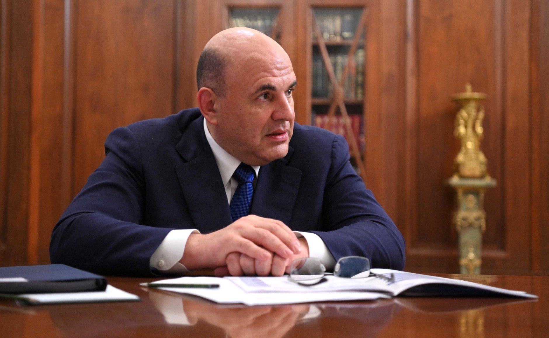Пашиняна понизили: Теперь с премьером Армении общается не Путин, а Мишустин