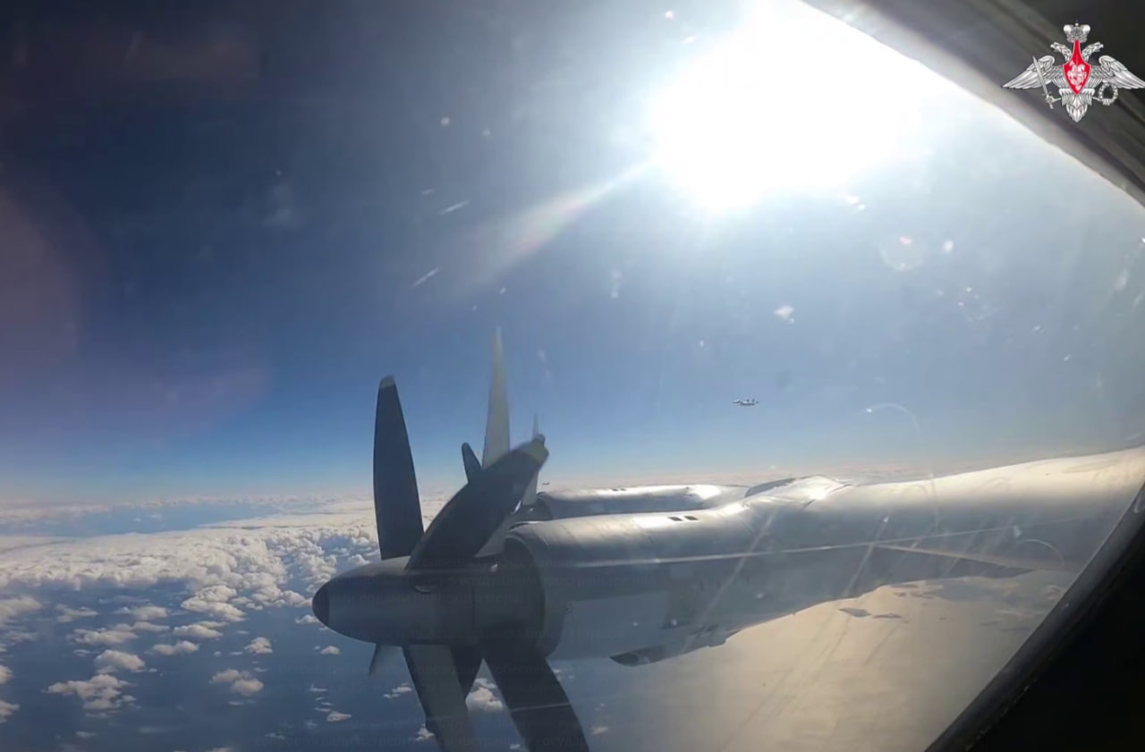 "Личный состав в укрытие!": Япония "дерзнула". Путин приказал достать "Пакеты". Минобороны показало пуск. Бам — подлодка уничтожена