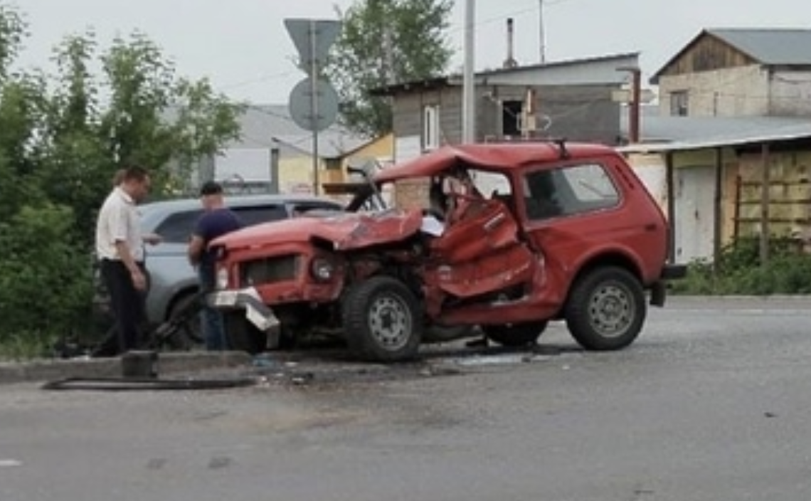 В Магнитогорске в массовом ДТП на улице Вокзальная погиб один из водителей