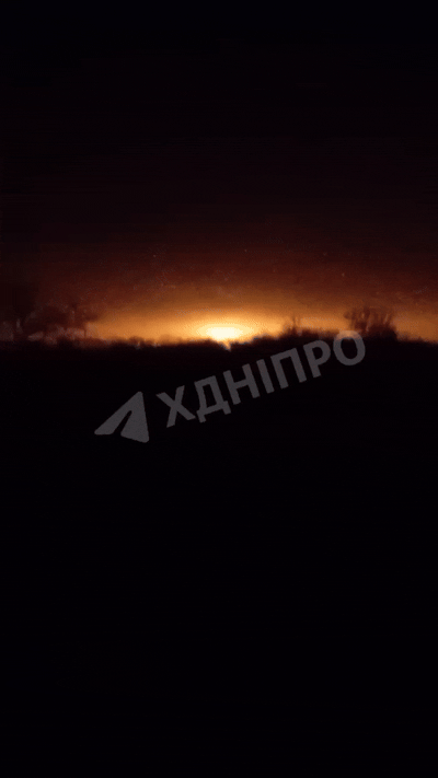 "Ох, смотри, смотри, смотри!": Вот это "факел". Россия ударила в "запретном" месте. Трясло почти всю Украину