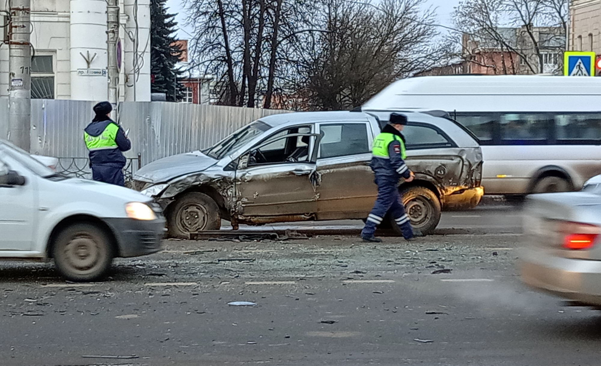 В центре Иванова в ДТП с реанимобилем пострадали 4 человека