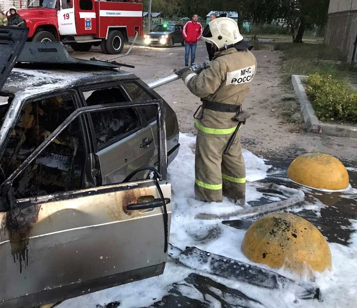 В Ивановской и Владимирской областях горят машины!