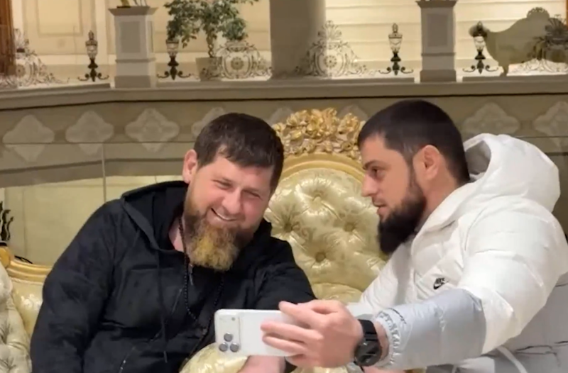 "Полумёртвый лежит": Кадыров в ответ на дерзкие слухи не стал скрывать, что происходит на самом деле