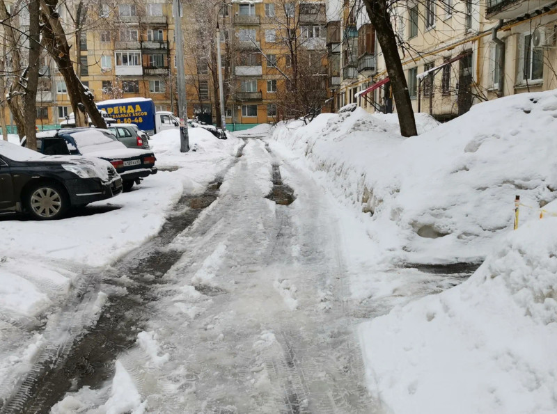 Припарковался не там, снег на крыше, очистил машину: 5 "зимних" штрафов, о которых не знают 90% водителей