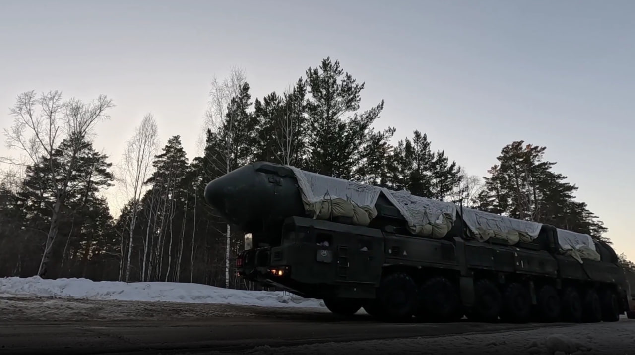 В Британии тревога: Россия вывела "Ярсы". Трамп сделал "пугающее" предупреждение. Всё хуже, чем в Хиросиме. Кадры сразу "взорвали" Сеть