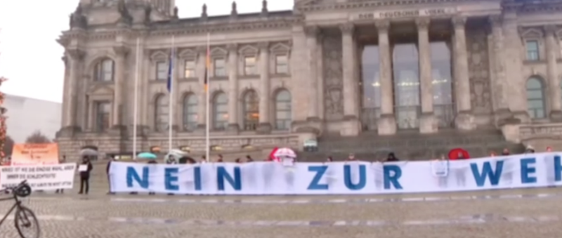 "Лучше жить под властью Путина". Немцы не на шутку взбунтовались