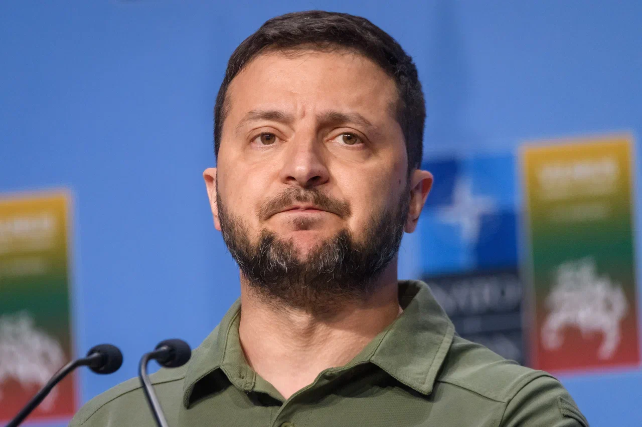 Синяки у Зеленского - симптом болезни: Вот, что с ним происходит