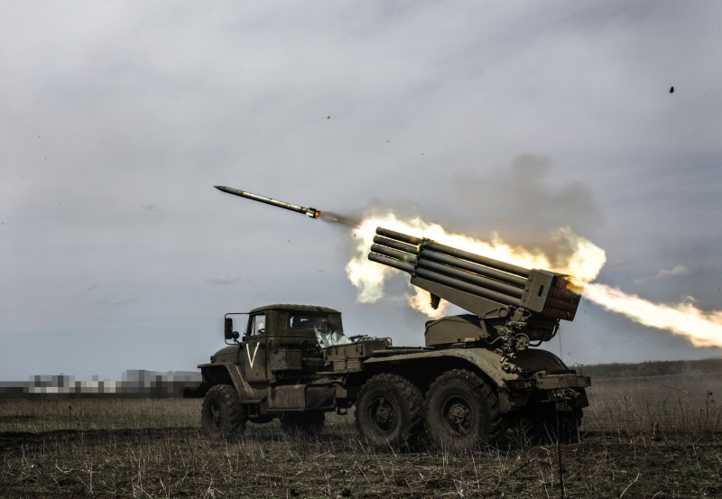 "Бабах!" В небо взмыли "огненные стрелы". Украину "плющит". Жить осталось неделю. Тайный план Москвы сработал?