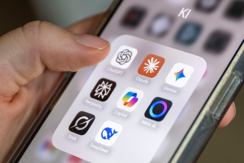 ИИ проиграл первый бой. Но пузырь не лопнул. Под угрозой важная профессия