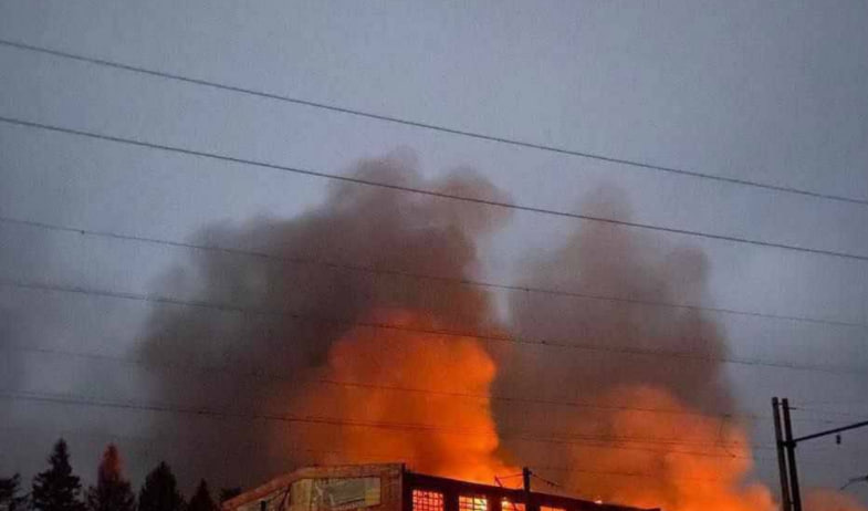 Авиабаза — в пыль. ТЭС горят адским пламенем: Жесточайшие кадры с Украины. Зеленский в панике обратился к Западу. Начинается