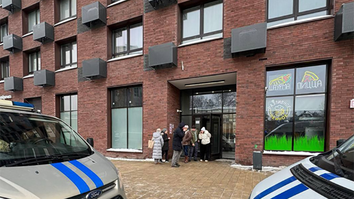 Враг этих чиновников не тронет: Они выгодно вредят России