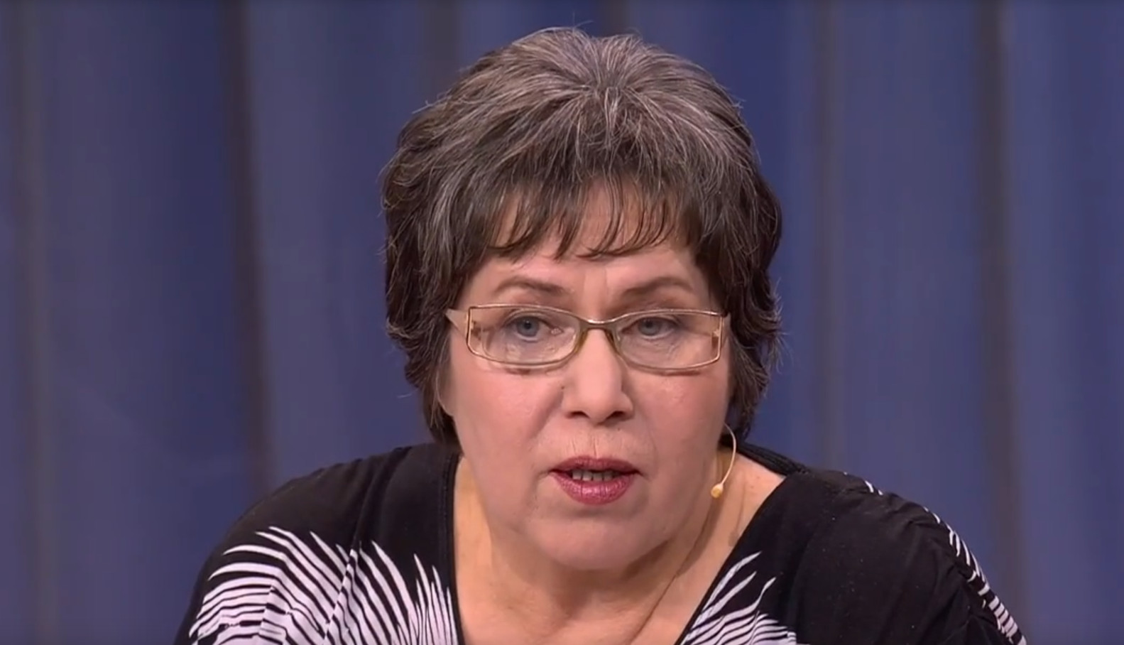 Получала письма от мёртвого сына 20 лет. Правда вскрылась с появлением сотового: "Жутко становится"