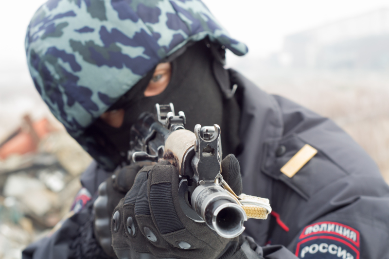 Полицейских в России продолжают бить. В прямом смысле. Что делать?