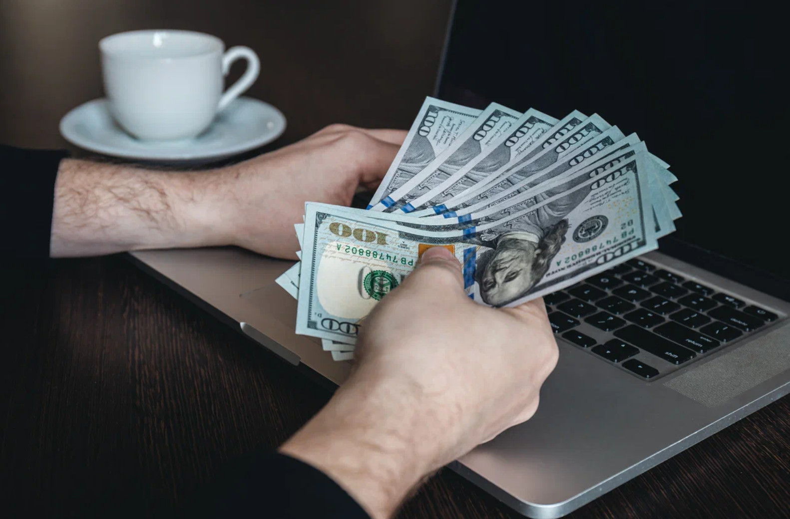 "Вчера звонили с предложением о кредите": 5 признаков, что ваш номер попал в чёрные базы мошенников