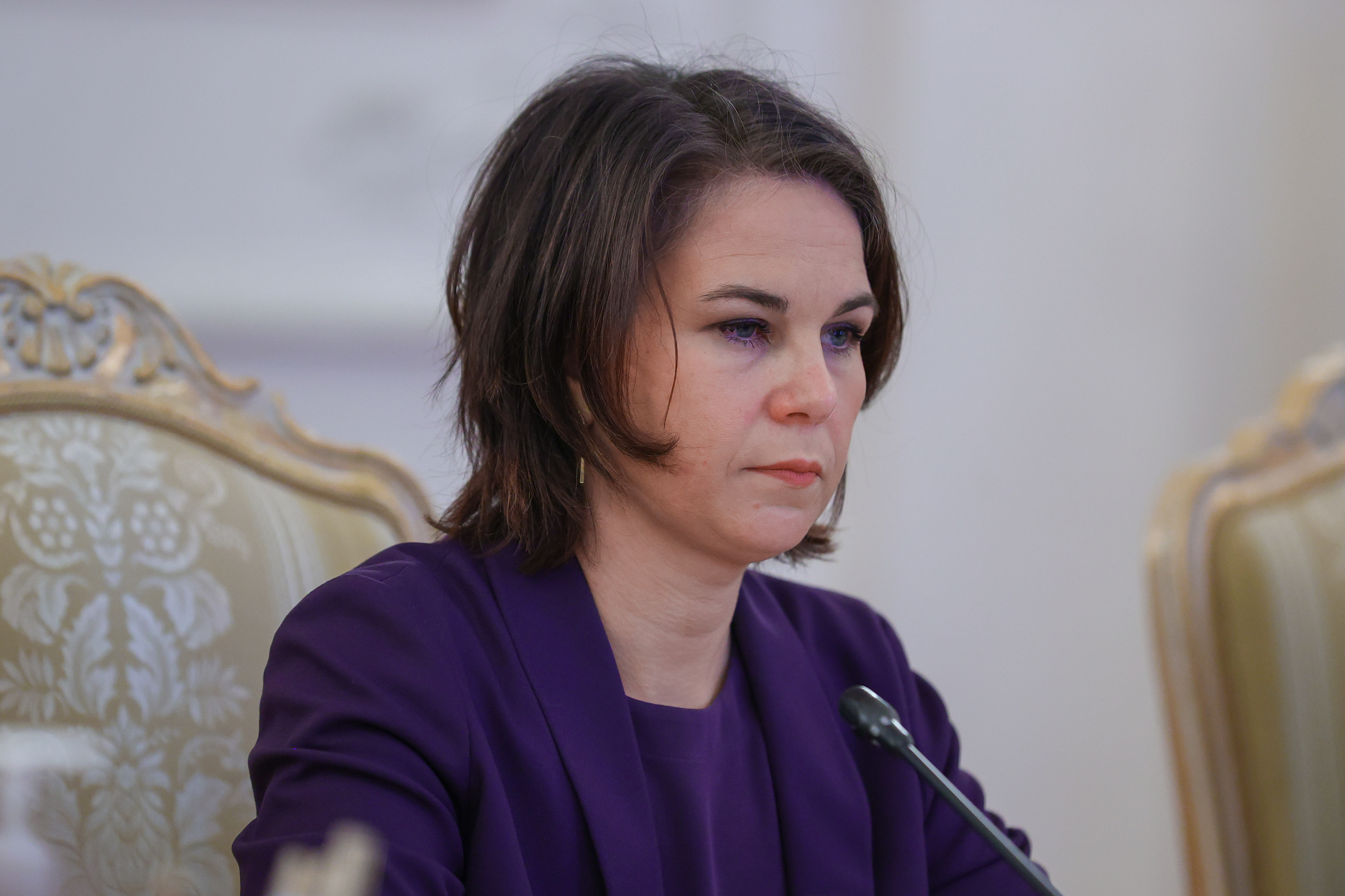 Бербок анналена фото в купальнике в молодости