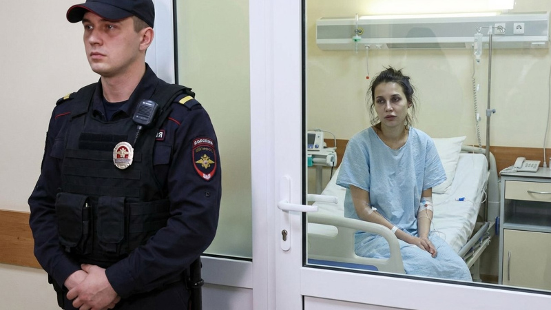 Пока Лерчек "старается жить", бывший муж готовится к худшему. Обвинение запросило 7,5 лет