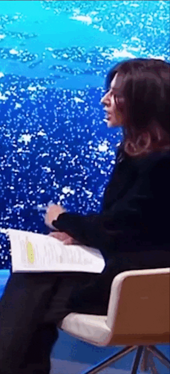 Выражение лица Зеленского - "я нашкодил": Физиогномист показала 2 кадра. И всё встало на свои места