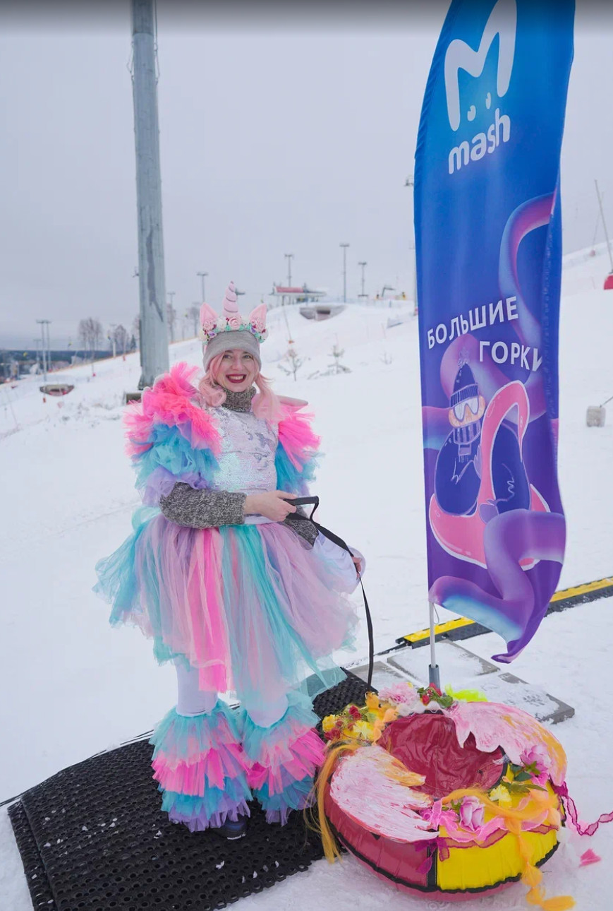 "Ну и чё тут смотреть? Брухлявый флекс": В Москве пройдет фестиваль по скатыванию с горки на самодельных "ватрушках"