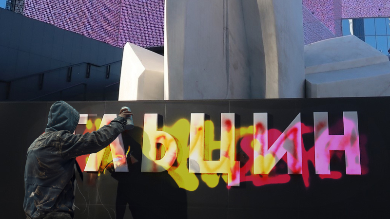 Жога получил удар исподтишка: При чём тут сестра олигарха?