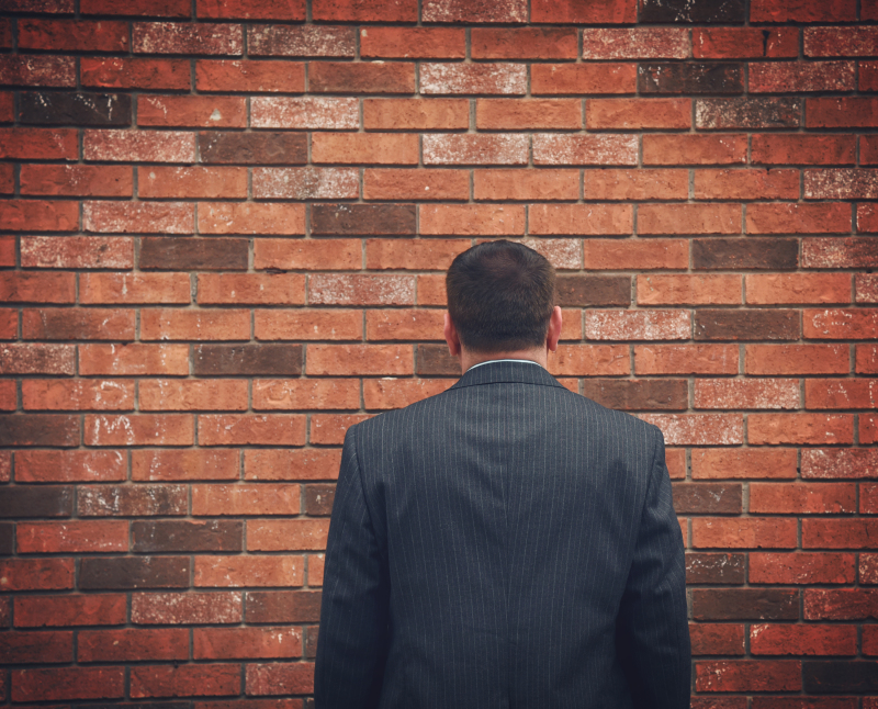 Пьяный чиновник грозился всех перестрелять: Ещё одно наказание за хамство