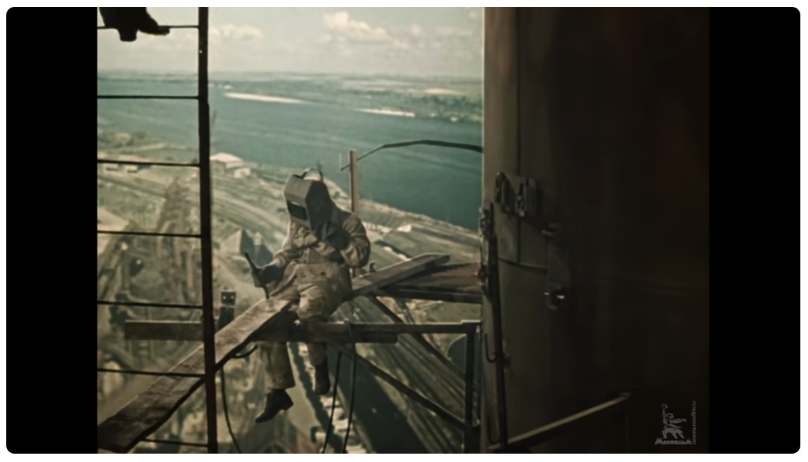 Советская зарплата в сравнении с современной. Когда получали больше?