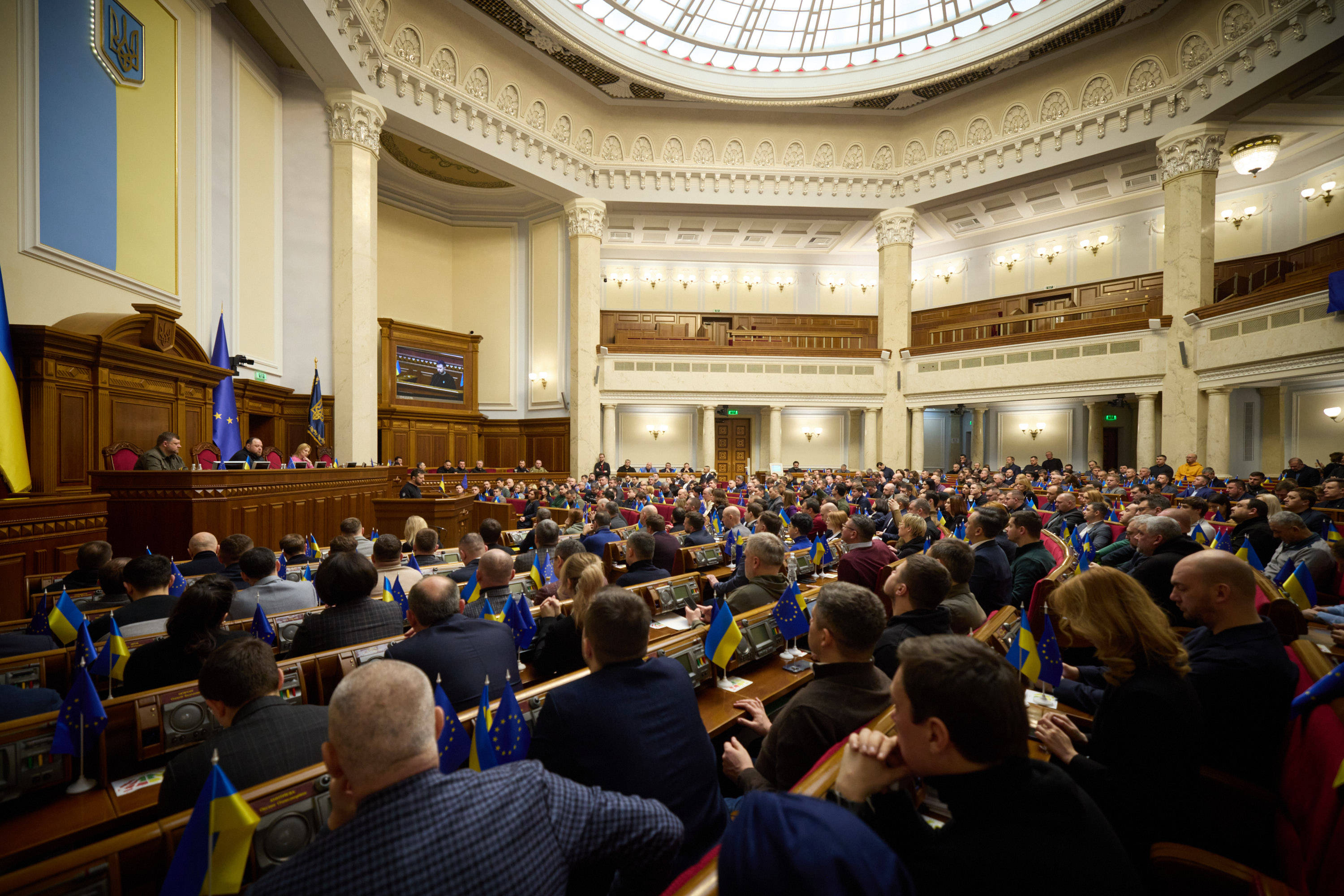 В раде предложили. Депутаты рады Украины. Киев рада. Зал заседаний Верховной рады Украины. Депутаты Верховной рады.