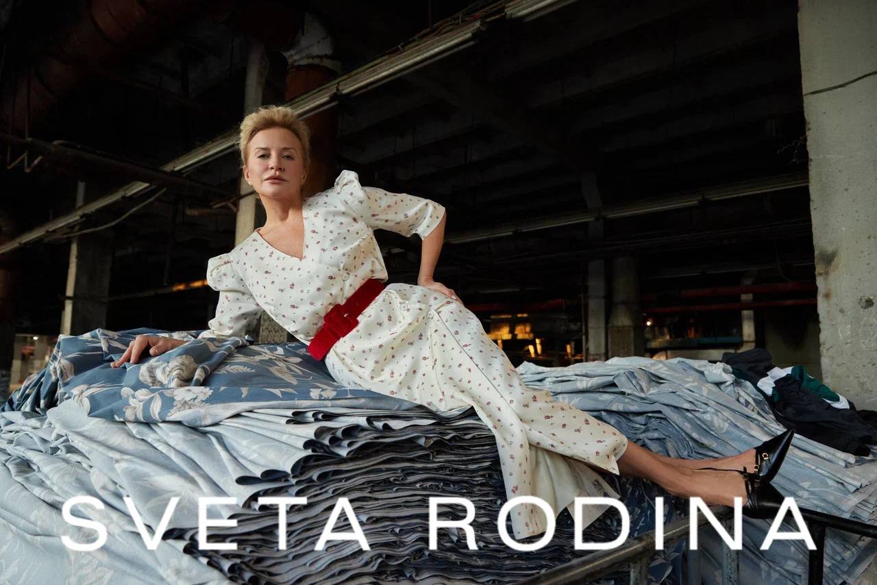 Виктория Шелягова играет в русский стиль: Фотосессия после подтяжки лица