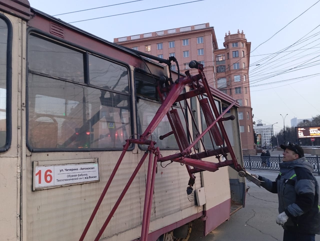 Трамваи попали в ДТП в Челябинске: об этом не рассказывают в автошколах