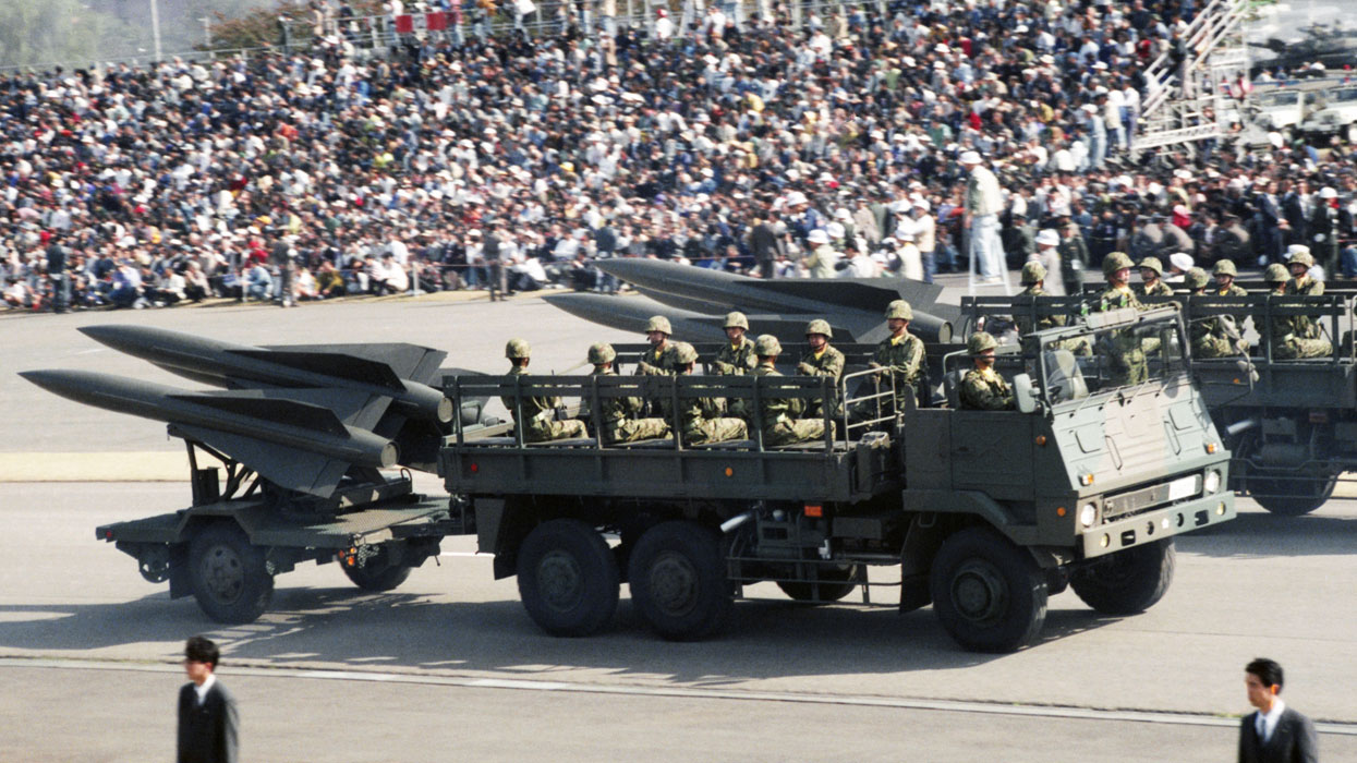 Парад сил самообороны Японии. 