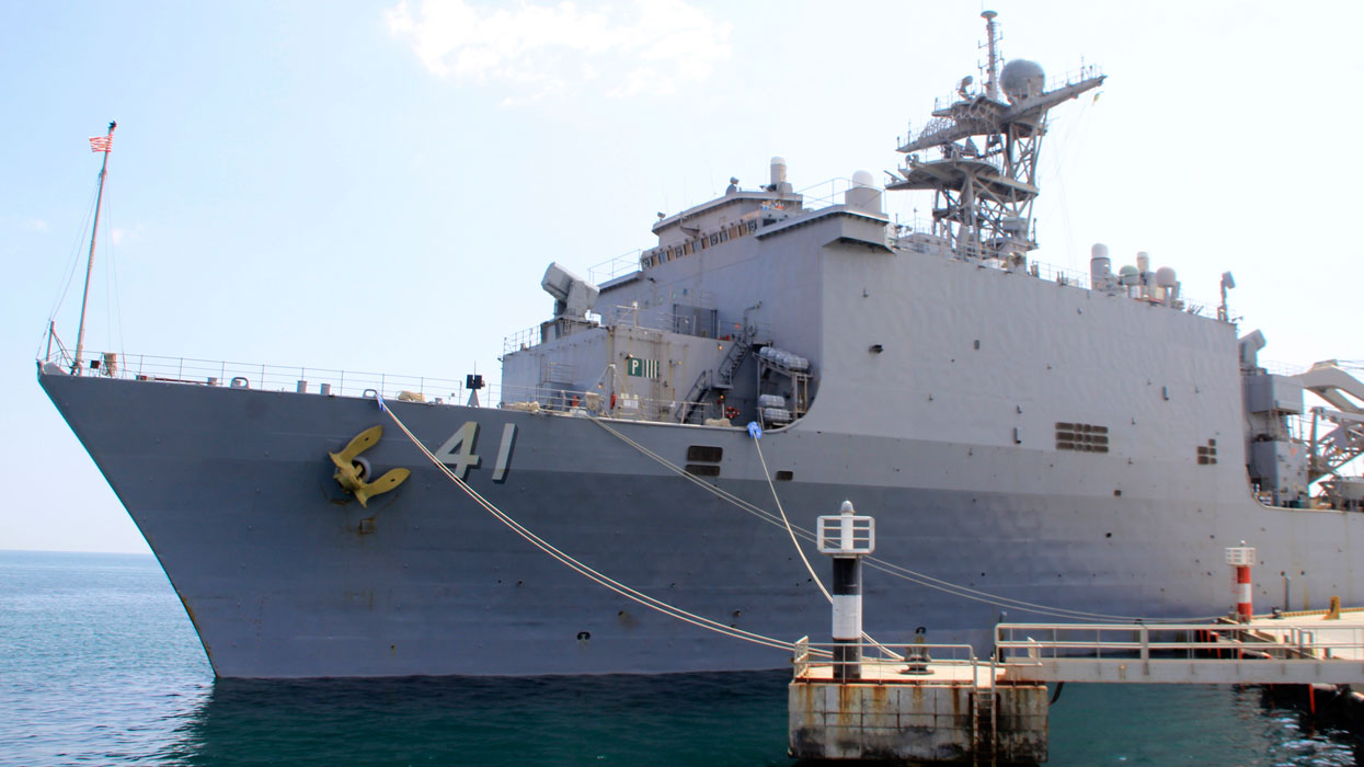 Большой десантный корабль ВМС США USS Whidbey Island (LSD-41)