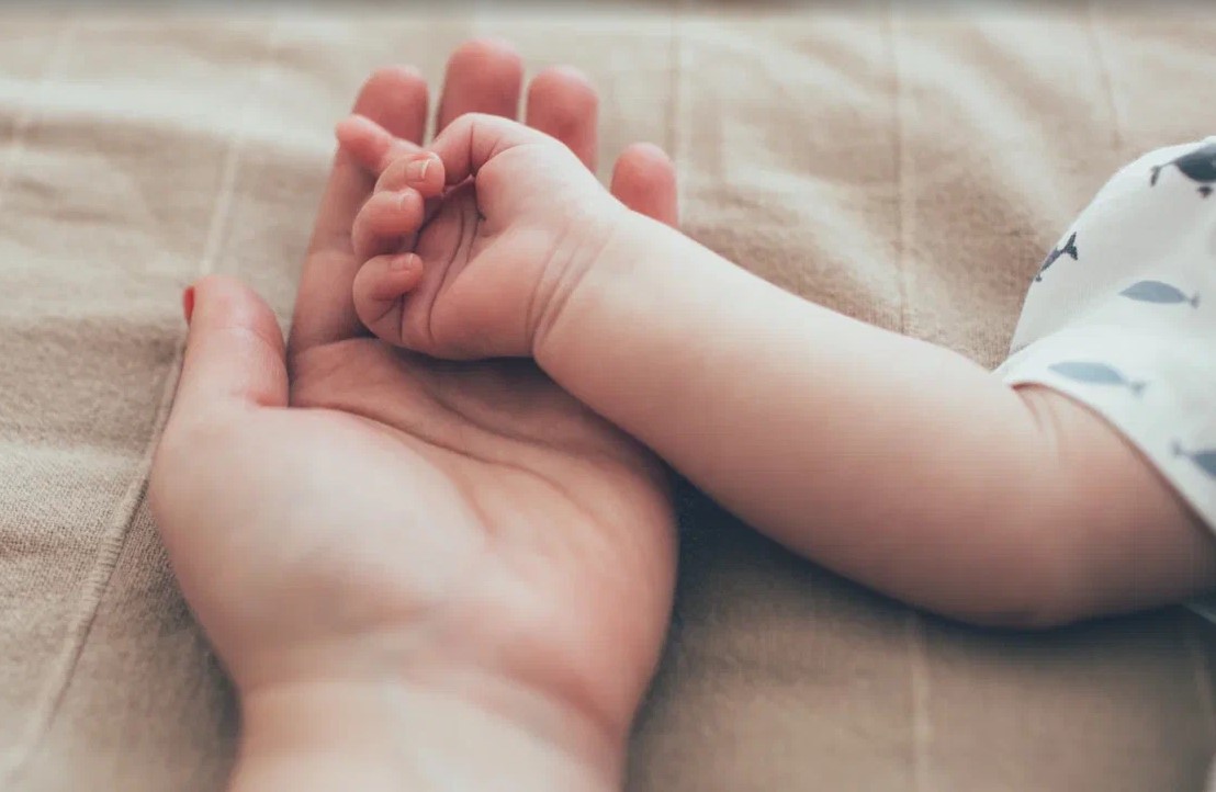 "Вы хотите, чтобы вас усыпили?": Рожавшие в новокузнецком роддоме женщины рассказали, что там происходило на самом деле