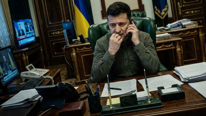 Зеленский не контролирует военных: Бунт отрицать уже не получится