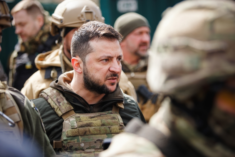 "Жалкий коротышка" и "паразит на карте Европы и Америки": Зачем Зеленский дважды звонил Трампу?
