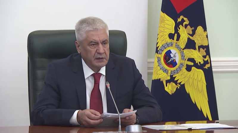 Колокольцев предупредил глав региональных ГУ МВД о недопустимости бесконтрольного нахождения иностранцев на территории субъектов