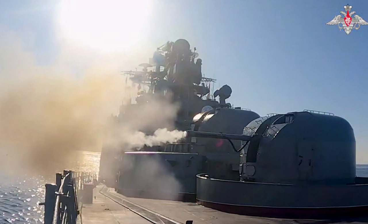 В ФРГ паника. Путин выпустил 163-метрый "ужас". Курс — на НАТО: США "умыли руки". Врагам "подмигнули" "Кинжалы" и Ка-27