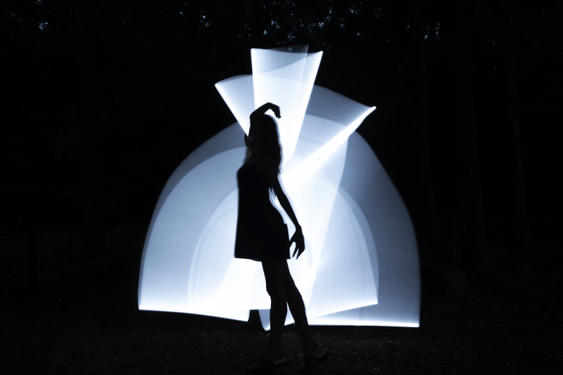 Даша - жена олигарха. Это все заслуги. Так почему её элитой нужно называть?