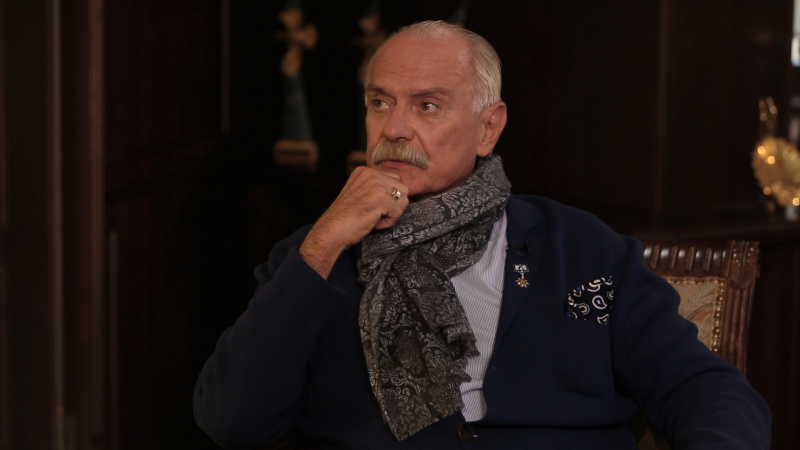 Сокуров что-то напутал: Михалков ответил на "открытое письмо" режиссёра