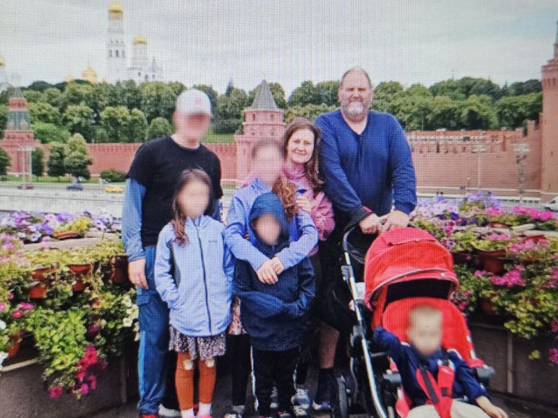 "Ты мальчик или девочка?": Детей в Канаде мучили. Пришлось бежать на "святую землю - в Россию"