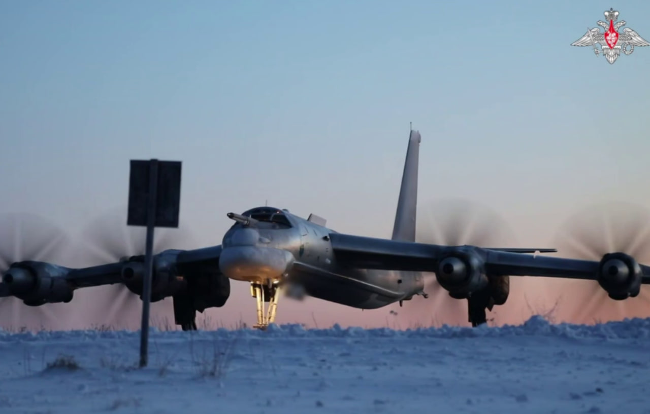 Ого. Путин поднял Ту-95. Си — свои бомбардировщики: В Японии вой. Минобороны показало 8 часов "ада". Сбылись худшие опасения