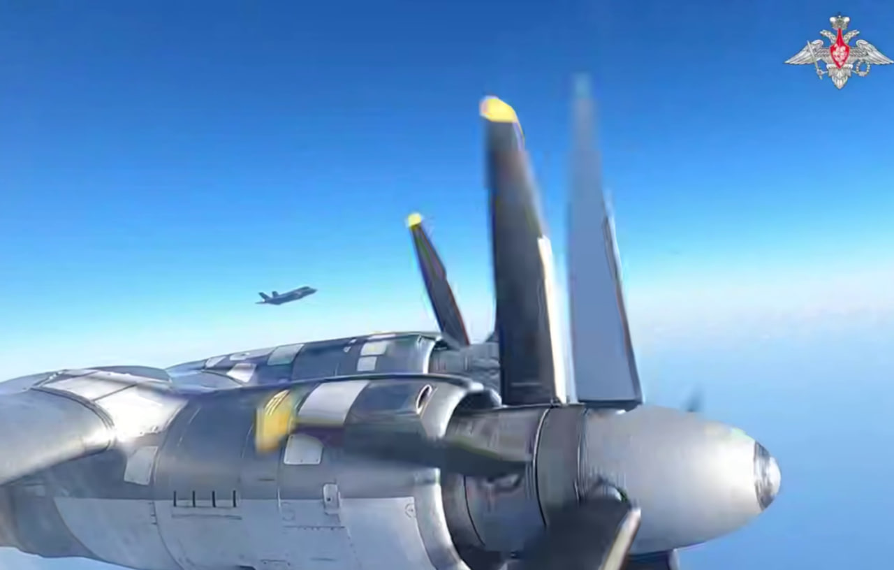 Ого. Путин поднял Ту-95. Си — свои бомбардировщики: В Японии вой. Минобороны показало 8 часов "ада". Сбылись худшие опасения