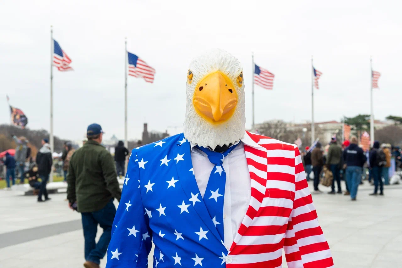 "Я за Россию": в США сотрудник миграционной службы задержал и унизил украинца