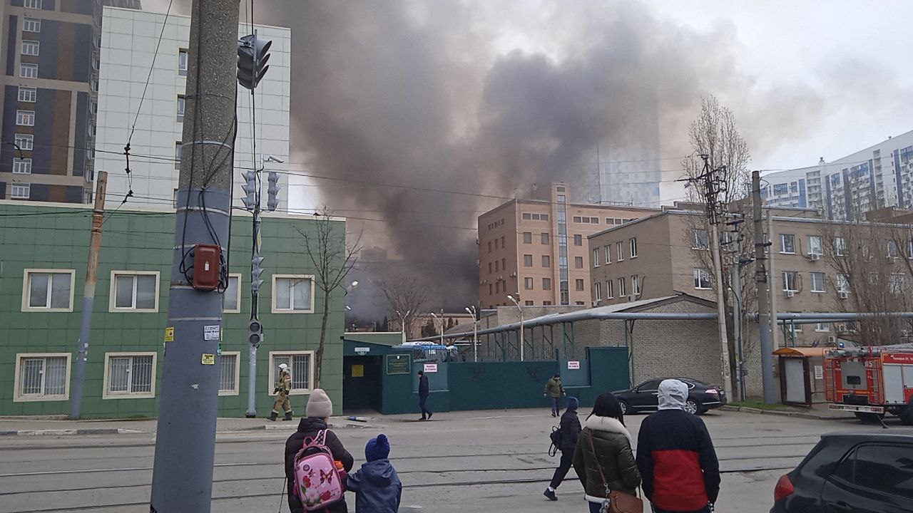 Ростов на дону взрыв сегодня последние новости. Пожар в Ростове. Пожар фото.