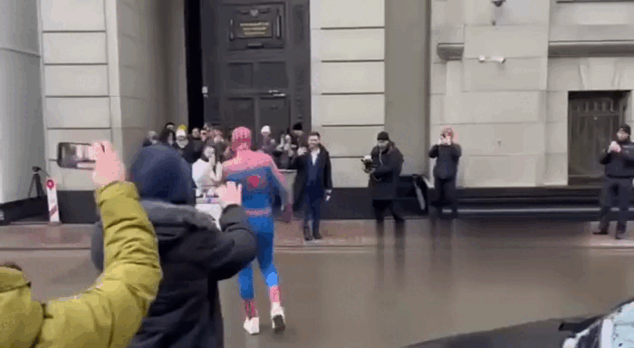 Вместо справки из психдиспансера - звание народной артистки: Что происходит на суде по делу Долиной