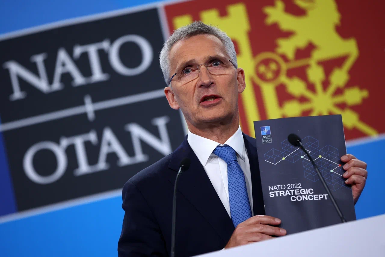 Зеленский решился на признание. Следом Сеть "взорвал" Столтенберг — прозвучало неожиданное. Киевлян призвали срочно уехать