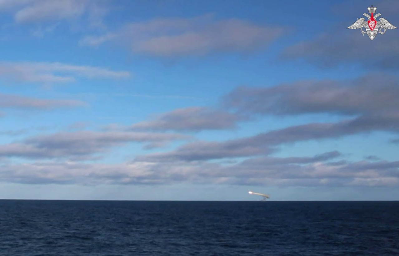 "Лютая схватка" в Баренцевом море: 30 тыс. солдат НАТО - к границам России. Пришлось "расчехлить" советский шедевр. У Запада паника