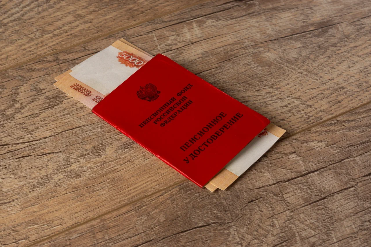 Почему пенсия чиновников в полтора раза больше? Аргументы разбиваются о простой факт