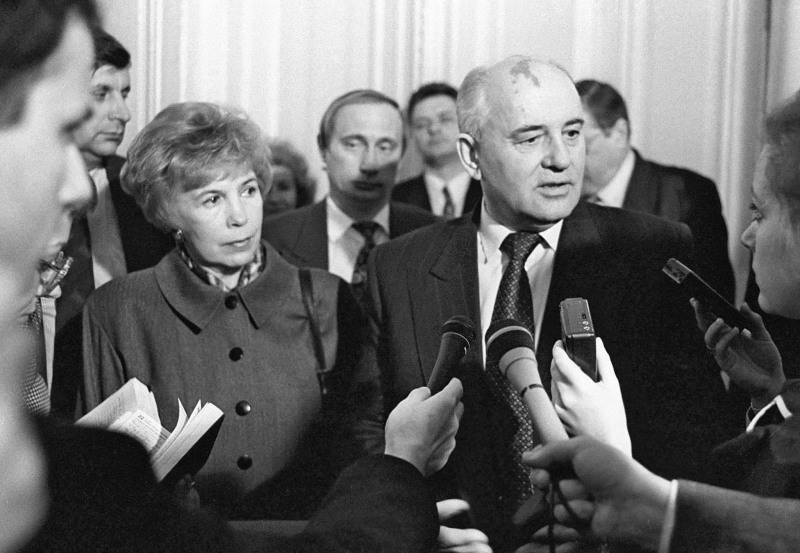 Унижения и ненависть Раисы Горбачёвой: 5 страшных тайн "чопорной выскочки с замашками", которые тщательно скрывали