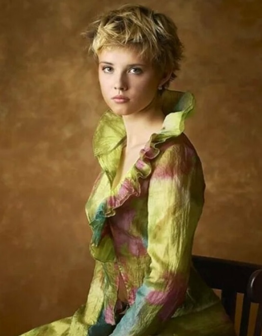 Ушла из группы, сбежала из Москвы, приняла ислам. Как выпускница "Фабрики звёзд" оказалась в ауле? История "Красы России"